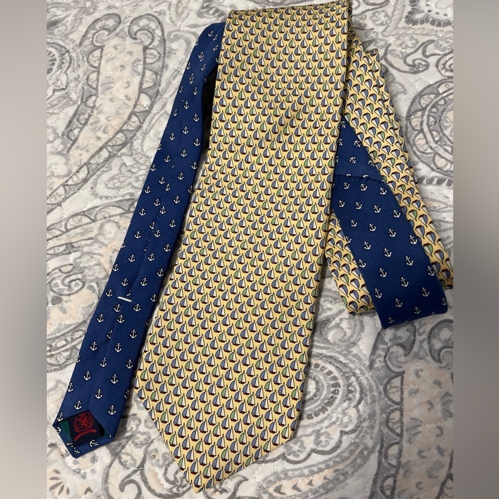 Vintage Tommy Hilfiger Tie 100% Silk Yellow With Blue
